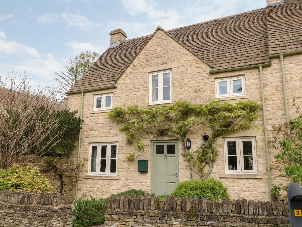 3 Painters Field Villa Cirencester Luaran gambar