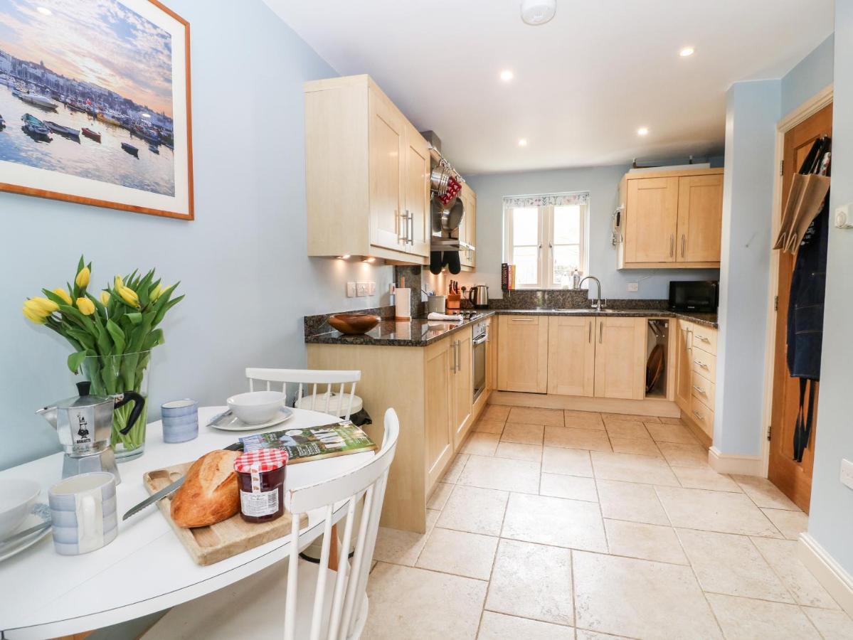 3 Painters Field Villa Cirencester Luaran gambar