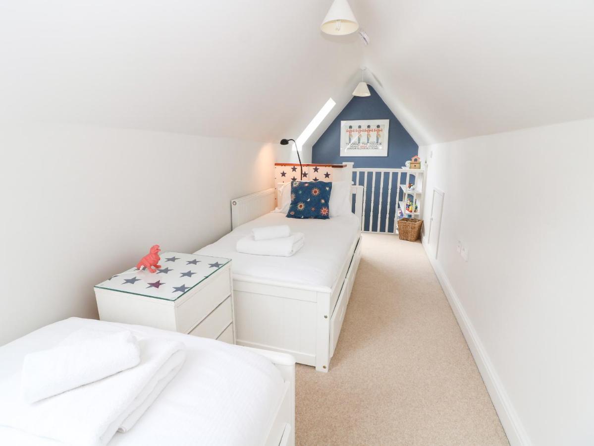 3 Painters Field Villa Cirencester Luaran gambar