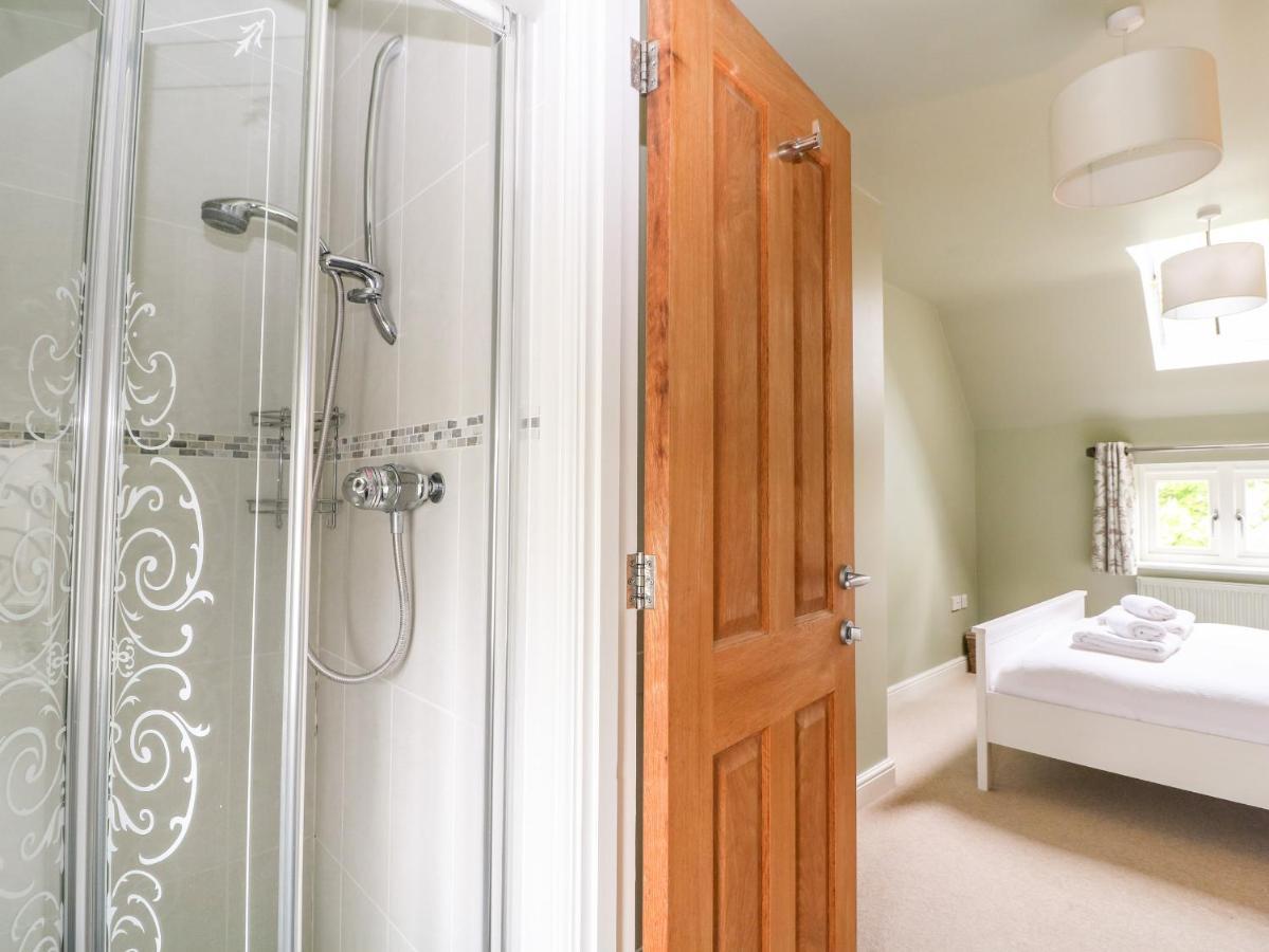 3 Painters Field Villa Cirencester Luaran gambar