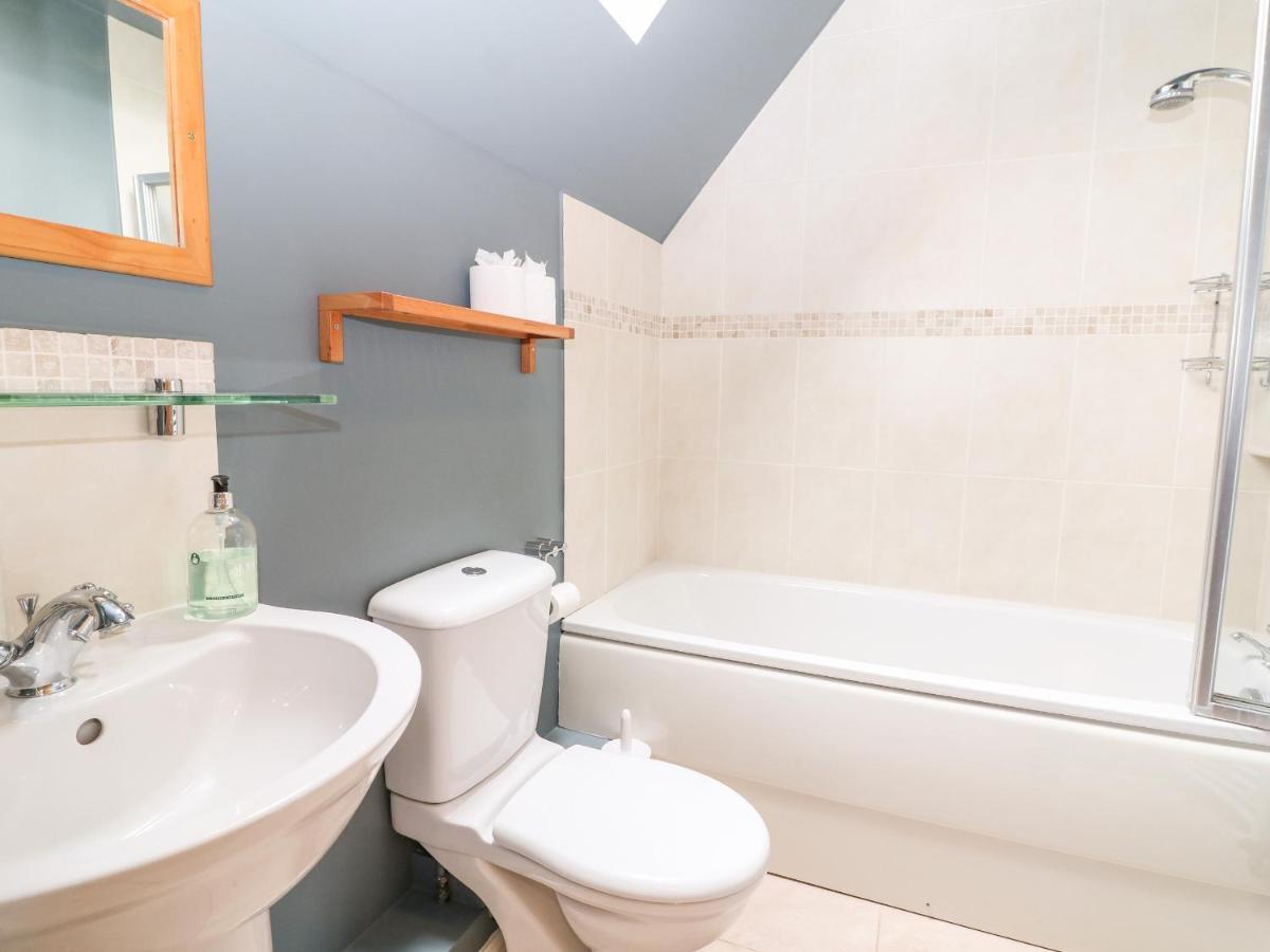 3 Painters Field Villa Cirencester Luaran gambar