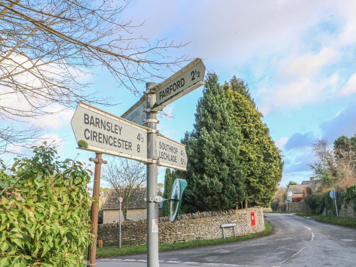 3 Painters Field Villa Cirencester Luaran gambar